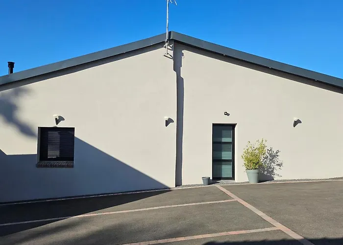 Hébergement de vacances Le Carré 17 *